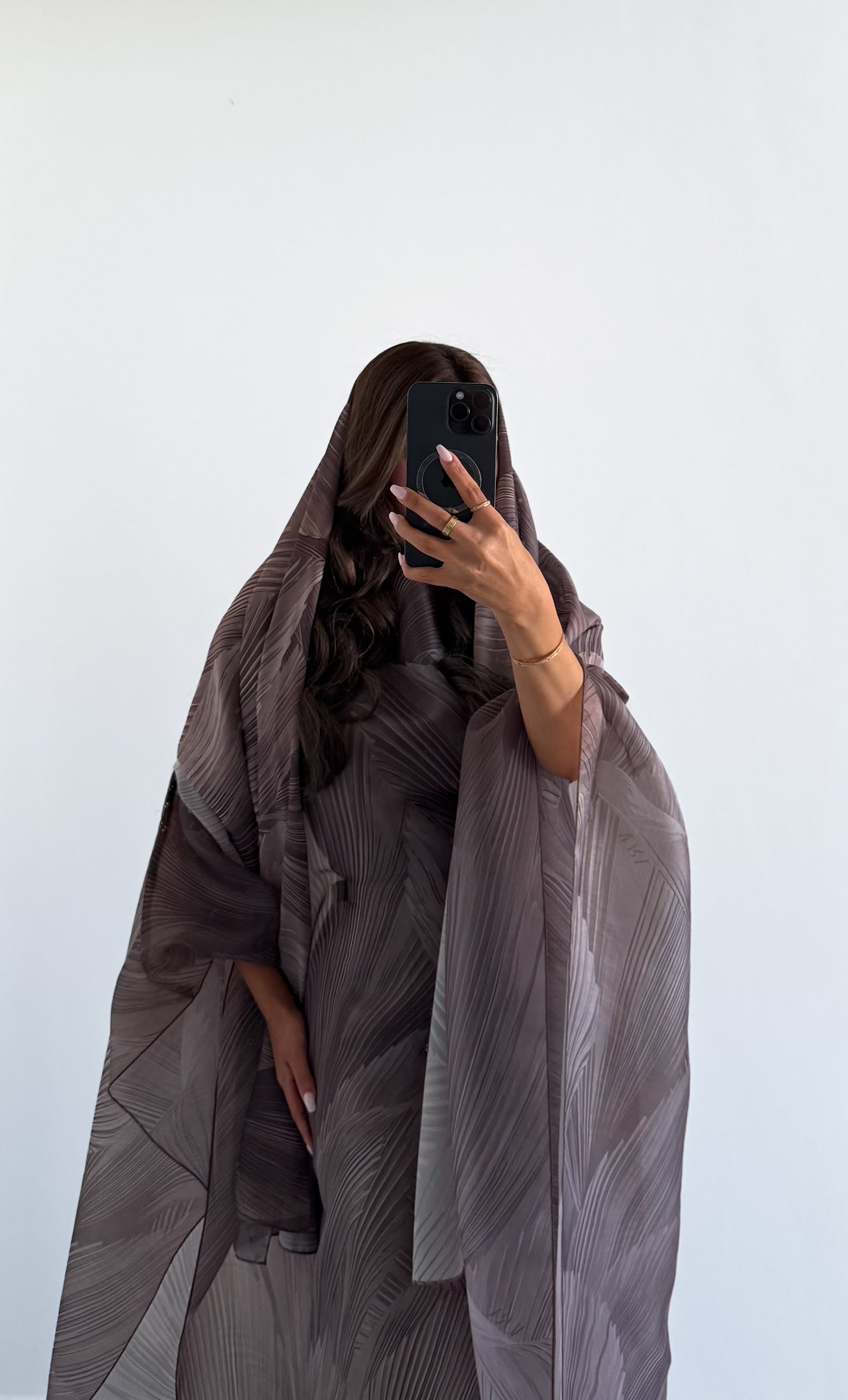 Aura Waves- Taupe Veil